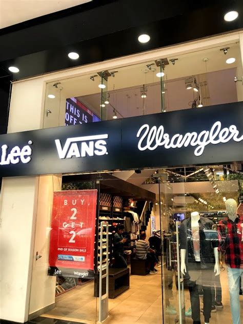 vans store in delhi